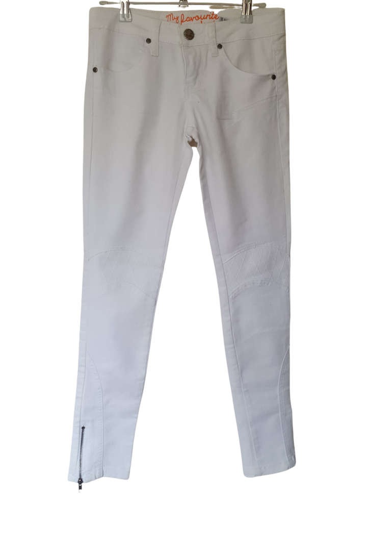 WHITE JEAN WITH BOTTOM SILVER ZIPS